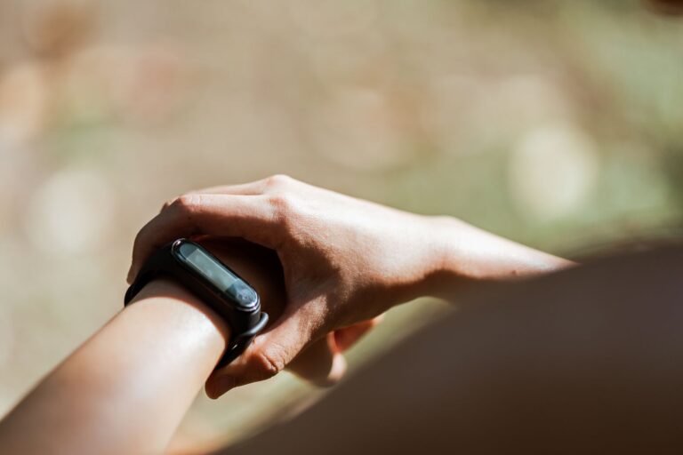 Wearables im Alltag: Was Fitness-Tracker wirklich bringen